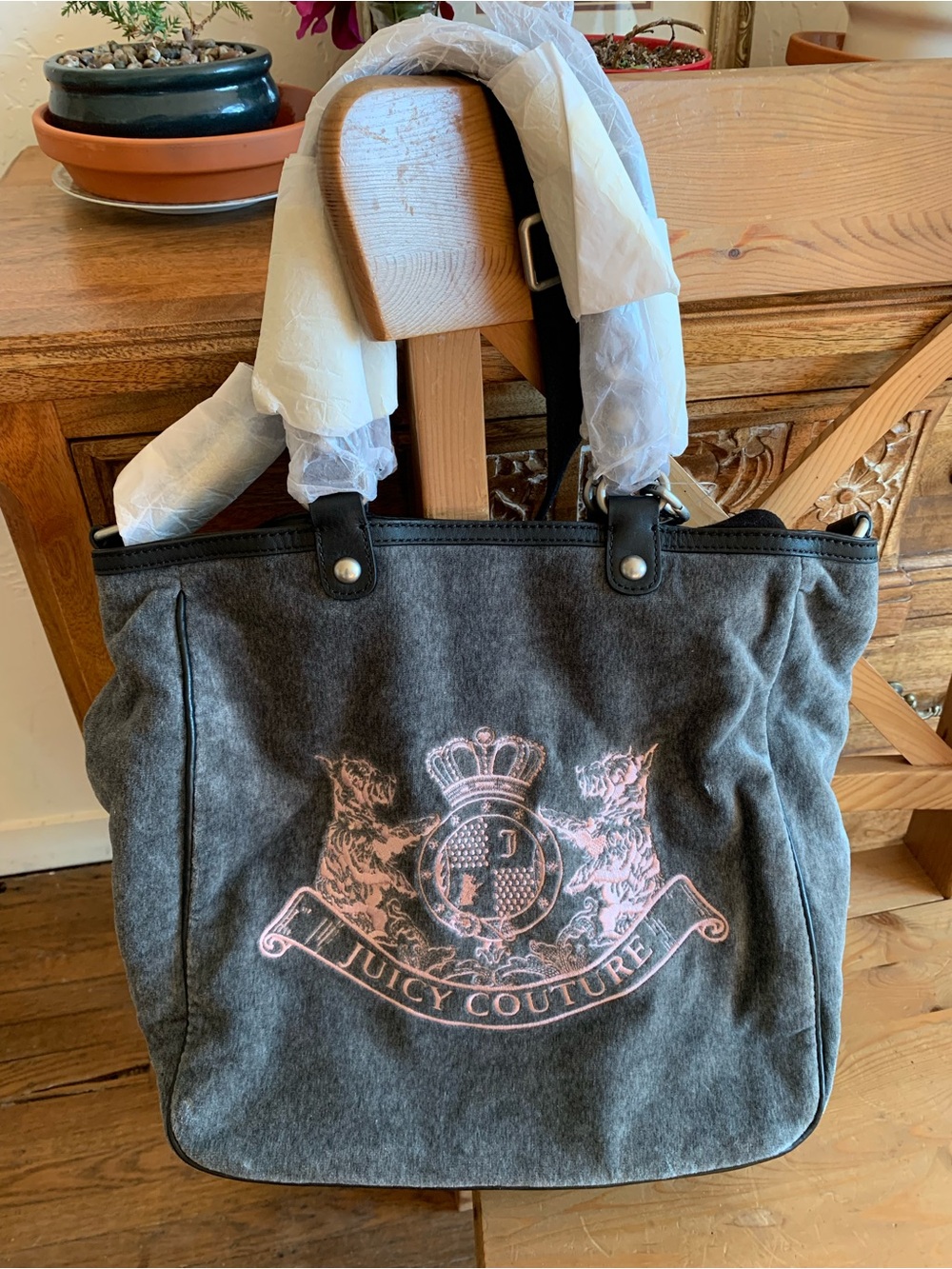 NWT Juicy Couture Gray Tote with Pink Crest Emblem & Rhinestone Crystal Keychain